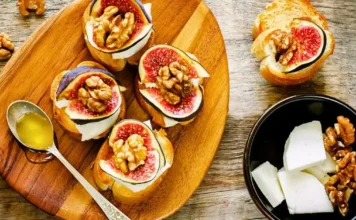 Goat Cheese, Honey, & Fruit Crostini Goat Cheese, Honey, & Fruit Crostini