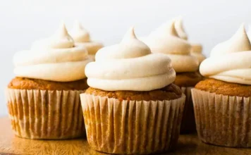 Pumpkin Cupcakes With Cream Cheese Frosting Pumpkin Cupcakes with Cream Cheese Frosting Recipe