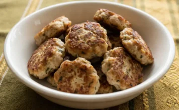 Chicken & Egg Cat Bites: Protein-Packed Treats Chicken & Egg Cat Bites