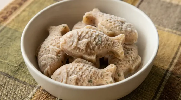 Frozen Tuna Popsicles for Cats: Cool Summer Treat Frozen Tuna Popsicles